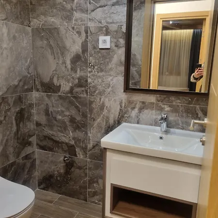 아파트 Harmonija Royal Garden Two Bedroom Panoramic View